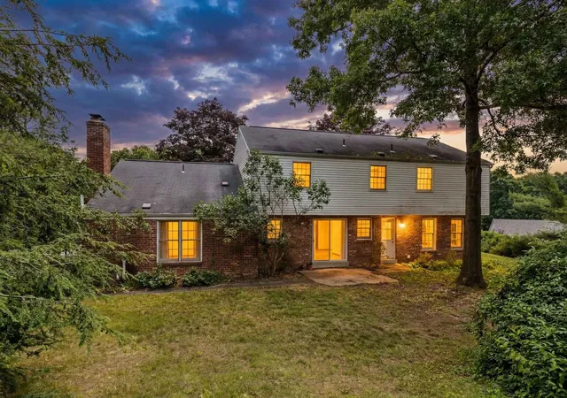 Homes for sale in Franklin Park, PA | 2545 Glenwood Dr, Franklin Park, PA 15090 | MLS# 1763249