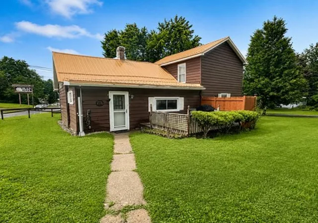 Homes for sale in Mercer Boro, PA | 453 N Pitt St, Mercer Boro, PA 16137 | MLS# 1763254