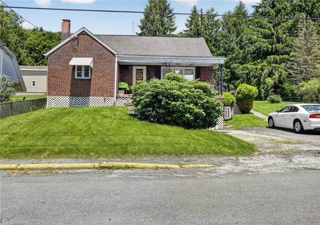 3rd image of 907 Hubert Ave, Northern Cambria School District, PA 15714 | MLS# 1763238