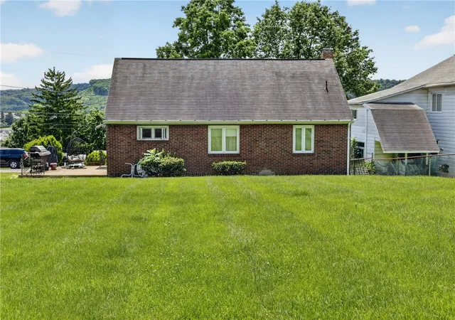 4th image of 907 Hubert Ave, Northern Cambria School District, PA 15714 | MLS# 1763238