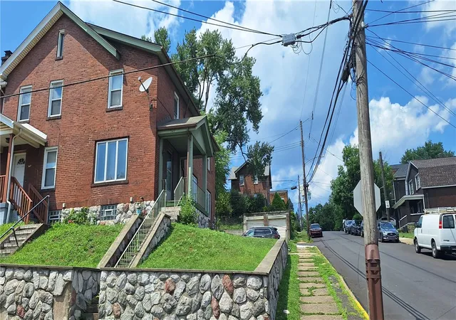 Homes for sale in E Pittsburgh, PA | 549 Howard, E Pittsburgh, PA 15112 | MLS# 1763200