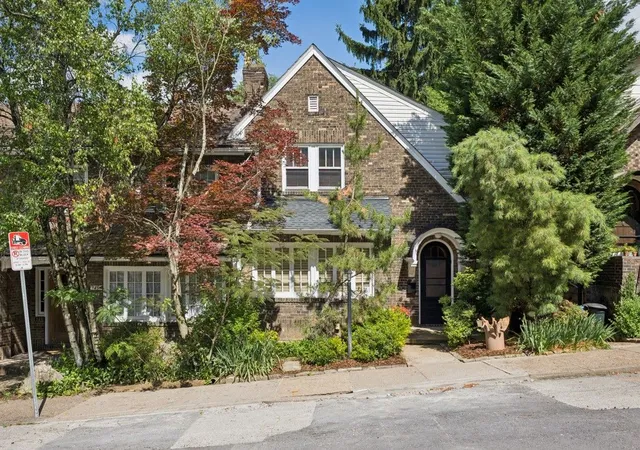 1st image of 1247 Murdoch Rd, Pittsburgh, PA 15217 | MLS# 1763282