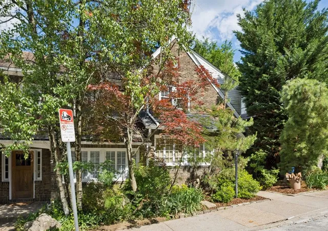 2nd image of 1247 Murdoch Rd, Pittsburgh, PA 15217 | MLS# 1763282