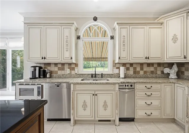 Photo 4 of Single family home for sale at 470 Four Lakes Dr, Adams Twp, PA 15044 | MLS# 1763309 | Listing updated on 2026-08-03