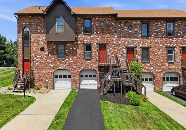 1st image of 602 Sunset Cir, Cranberry Twp, PA 16066 | MLS# 1763331