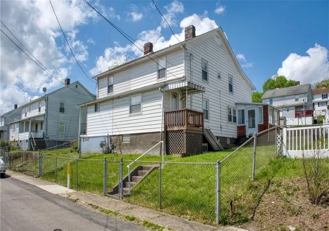 Homes for sale in Cecil, PA | 51 Sycamore St, Cecil, PA 15350 | MLS# 1763294