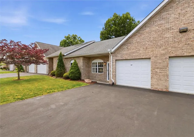 Listing Photo 2 - Condo for sale in building located at 54 David Dr, Lower Burrell, PA 18940 - Unit #