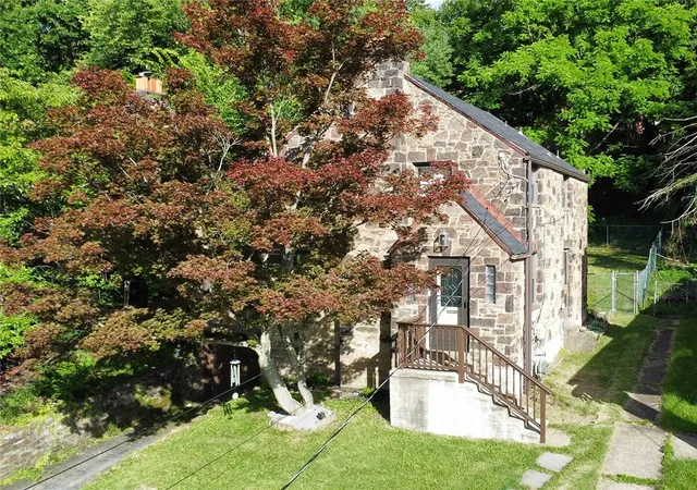 Homes for sale in Wilkinsburg, PA | 2218 Laketon Rd, Wilkinsburg, PA 15221 | MLS# 1761859