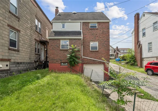 Homes for sale in New Kensington, PA | 887 North St, New Kensington, PA 15068 | MLS# 1763349