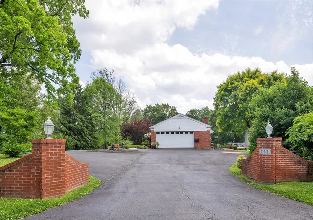 3rd image of 1 Swallow Hill Rd, Carnegie, PA 15106 | MLS# 1763398
