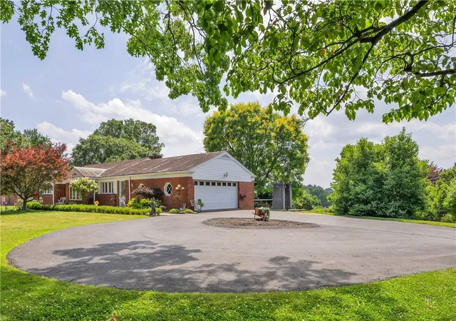 4th image of 1 Swallow Hill Rd, Carnegie, PA 15106 | MLS# 1763398