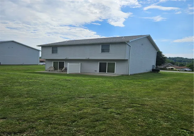 3rd image of 2628-2630 Linden Ave, Aliquippa, PA 15001 | MLS# 1763410
