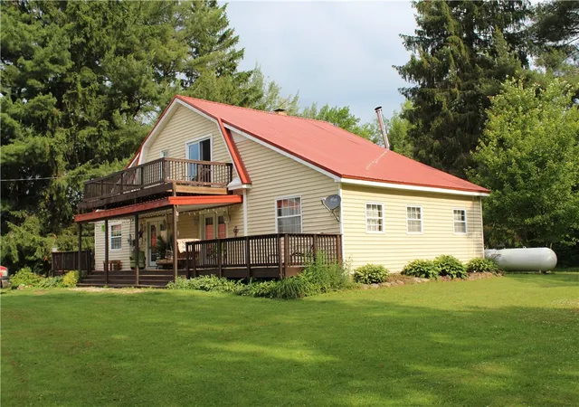 Photo 3 of Sale Pending at 28 Deniker Ln, Wolf Creek Twp, PA 16127 | MLS# 1763471 | Listing updated on 2026-07-30