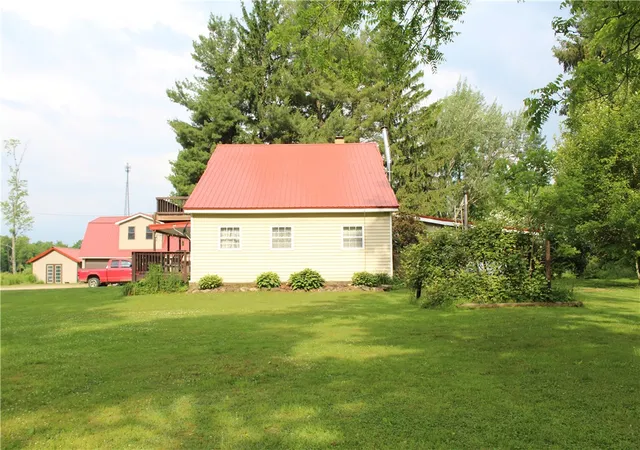 Photo 4 of Sale Pending at 28 Deniker Ln, Wolf Creek Twp, PA 16127 | MLS# 1763471 | Listing updated on 2026-07-30