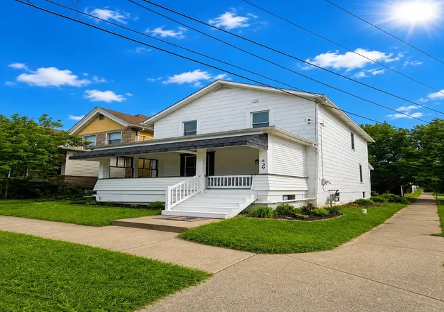 Homes for sale in Vandergrift, PA | 439 Longfellow St, Vandergrift, PA 15690 | MLS# 1763484