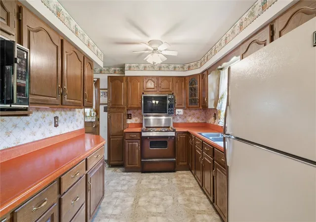 Photo 4 of Sale Pending at 14 Oak St, Charleroi, PA 15022 | MLS# 1763478 | Listing updated on 2026-07-22