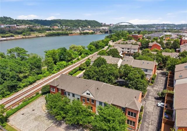 Homes for sale in South Side, PA | 23 S 16Th St, South Side, PA 15203 | MLS# 1762654