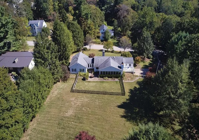 1st image of 9745 Lindsay Rd, Pittsburgh, PA 15237 | MLS# 1763499