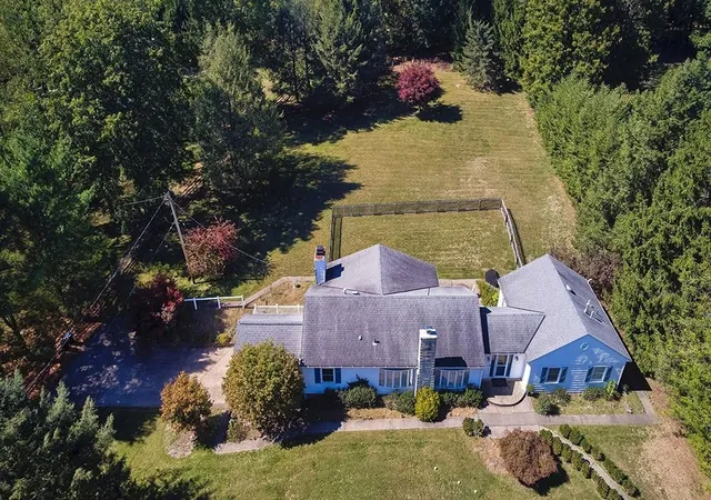3rd image of 9745 Lindsay Rd, Pittsburgh, PA 15237 | MLS# 1763499