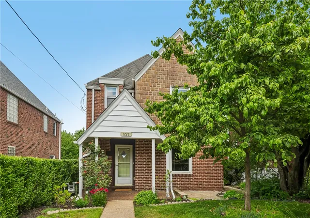 Homes for sale in Greenfield, PA | 527 Bigelow Street, Greenfield, PA 15207 | MLS# 1763490