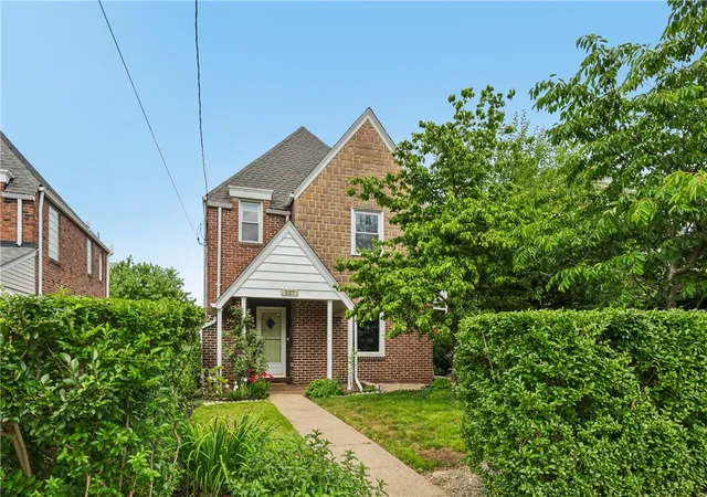 Homes for sale in Greenfield, PA | 527 Bigelow Street, Greenfield, PA 15207 | MLS# 1763490