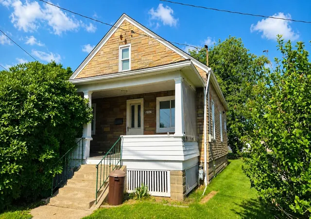 Homes for sale in Vandergrift, PA | 1006 Poe Street, Vandergrift, PA 15690 | MLS# 1763500