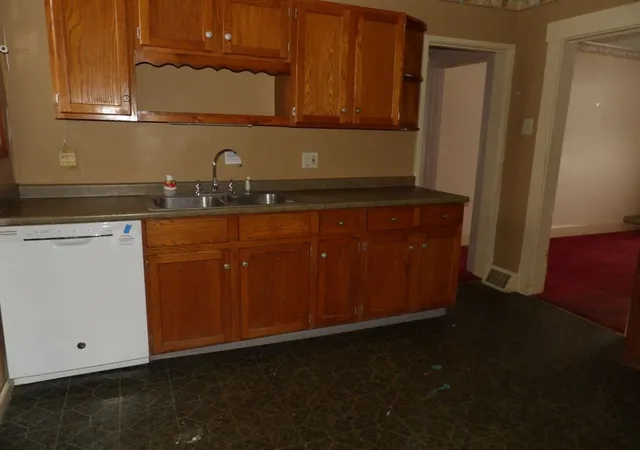 Homes for sale in New Brighton, PA | 4900 Rochester Rd, New Brighton, PA 15066 | MLS# 1763508