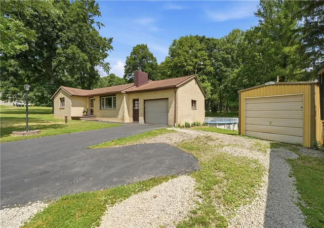 Homes for sale in Hermitage, PA | 2339 Downing Ln, Hermitage, PA 16148 | MLS# 1763517