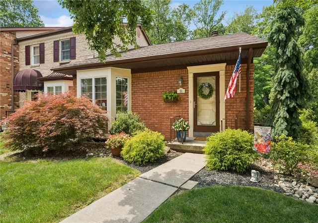 Homes for sale in Unity  Twp, PA | 51 Unity Square Dr, Unity  Twp, PA 15601 | MLS# 1763522