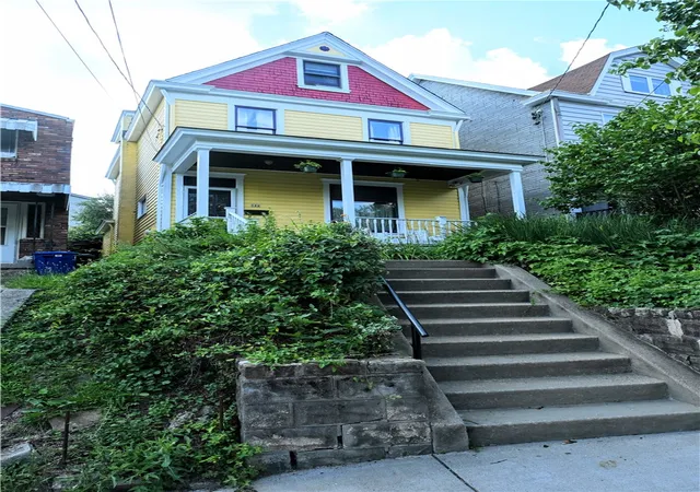 Homes for sale in Mt Washington, PA | 722 Boggs Ave, Mt Washington, PA 15211 | MLS# 1763525