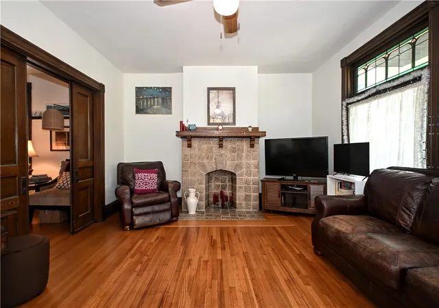 Homes for sale in Mt Washington, PA | 722 Boggs Ave, Mt Washington, PA 15211 | MLS# 1763525