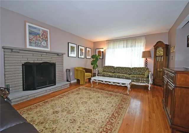 4th image of 1768 Moynelle Dr, Upper St Clair, PA 15243 | MLS# 1763524