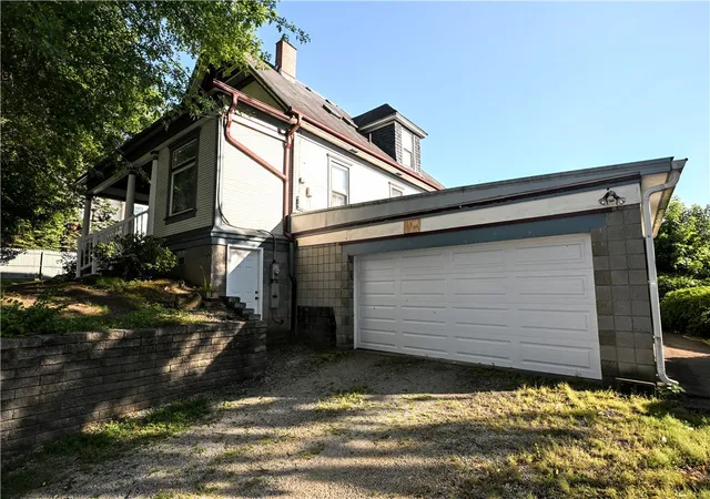 Homes for sale in Clairton, PA | 513 N 5th St, Clairton, PA 15025 | MLS# 1762687