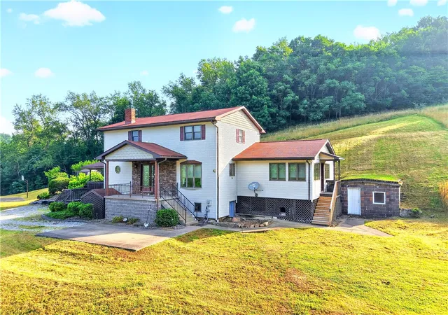 Homes for sale in Springfield Twp, PA | 218 Blosser Hill Rd, Springfield Twp, PA 15451 | MLS# 1763344