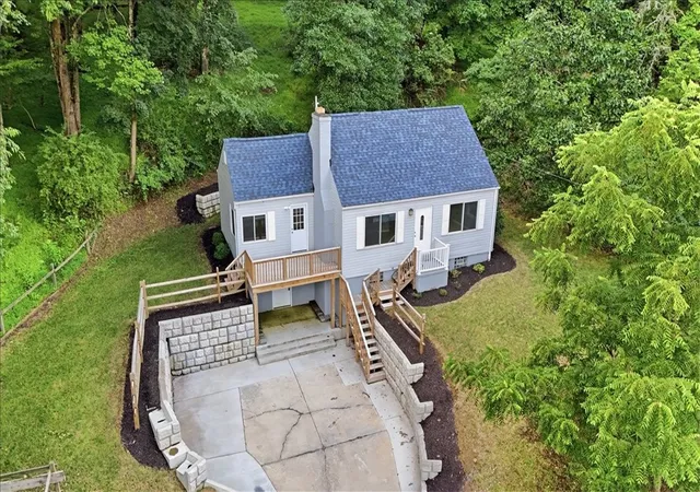 2nd image of 190 Pine Creek Rd, Wexford, PA 15090 | MLS# 1763534