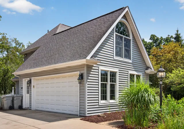 Photo 4 of Single family home for sale at 1302 Burchfield Rd, Shaler, PA 15101 | MLS# 1763537 | Listing updated on 2026-07-28