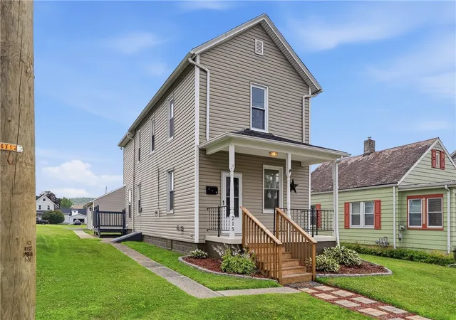 Homes for sale in Zelienople Boro, PA | 215 Mckim St, Zelienople Boro, PA 16063 | MLS# 1763260