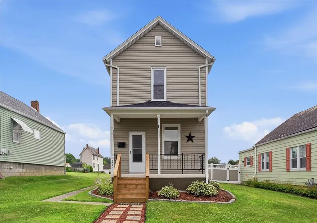 Homes for sale in Zelienople Boro, PA | 215 Mckim St, Zelienople Boro, PA 16063 | MLS# 1763260