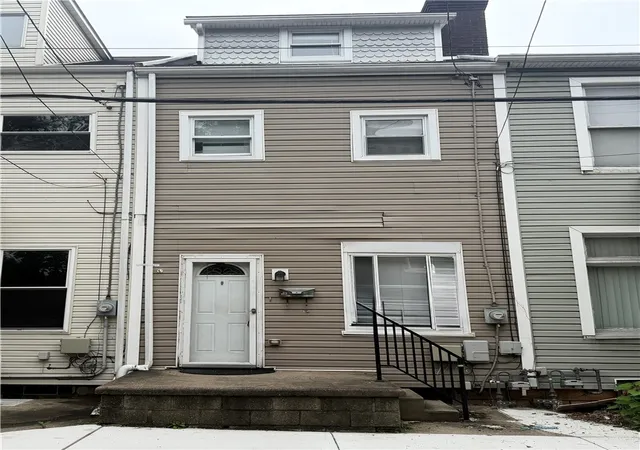 1st image of 824 Walnut St, Edgewood, PA 15221 | MLS# 1763426