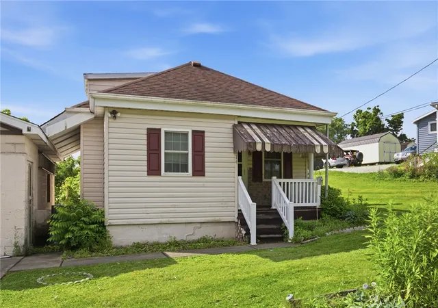Homes for sale in Rostraver, PA | 514 Rostraver Rd, Rostraver, PA 15012 | MLS# 1761049