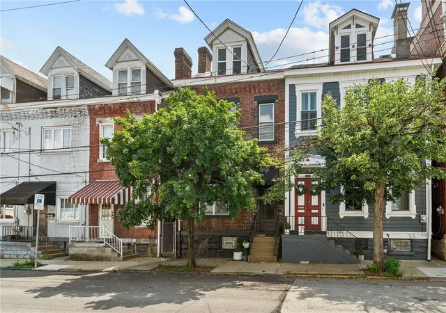 Homes for sale in Lawrenceville, PA | 5148 Carnegie St, Lawrenceville, PA 15201 | MLS# 1763540