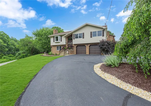2nd image of 101 Paula Dr, Aliquippa, PA 15001 | MLS# 1763535