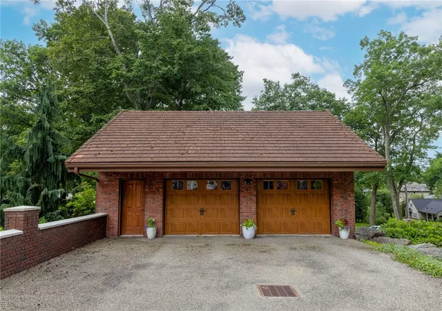 2nd image of 405 W Washington Boulevard, Grove City, PA 16127 | MLS# 1763561