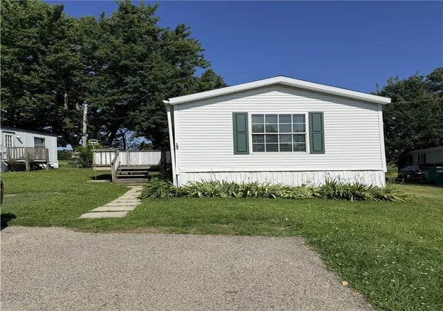 2nd image of 124 Woodbine Ln, Butler, PA 16001 | MLS# 1763460