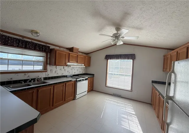 4th image of 124 Woodbine Ln, Butler, PA 16001 | MLS# 1763460