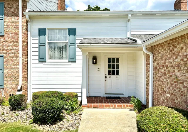 Homes for sale in Neshannock Twp, PA | 286 Windsor Ridge #27, Neshannock Twp, PA 16105 | MLS# 1763601