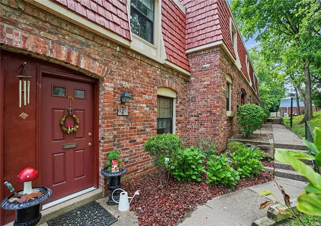Photo 2 of Condo for sale at 1232 Pennsbury Blvd, Pennsbury, PA 15205 | MLS# 1763374 | Listing updated on 2026-10-08