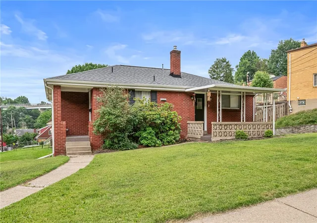 Homes for sale in Brighton Heights, PA | 3407 Brighton Rd, Brighton Heights, PA 15212 | MLS# 1763613