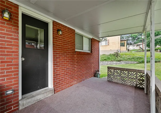 Homes for sale in Brighton Heights, PA | 3407 Brighton Rd, Brighton Heights, PA 15212 | MLS# 1763613