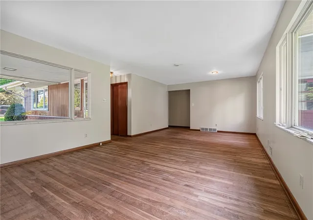 4th image of 1056 Logan Road, Bethel Park, PA 15102 | MLS# 1763568